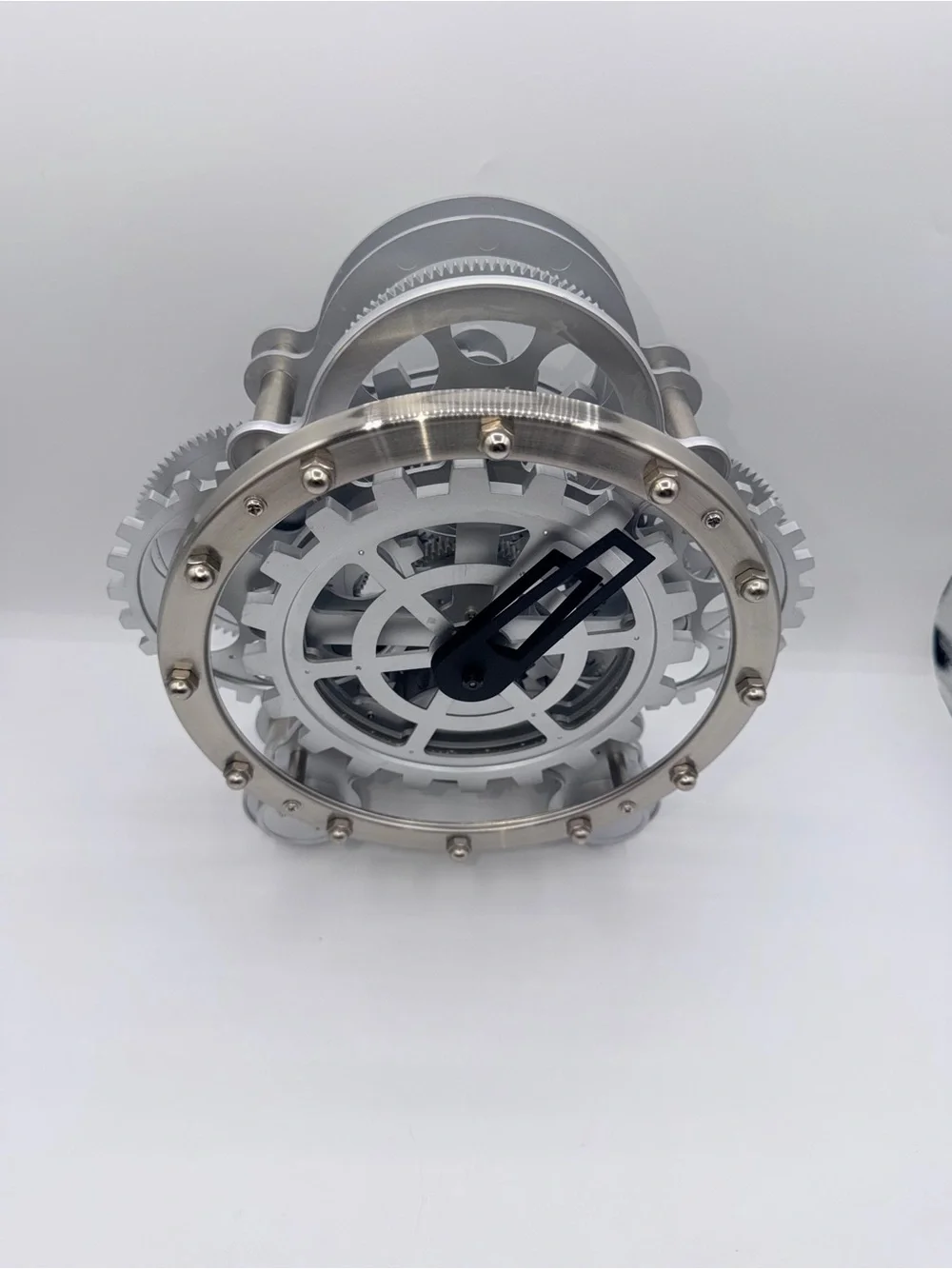 Kikkerland Moving Gear Clock
